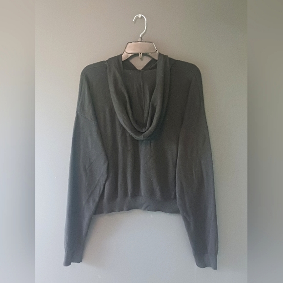 Forever 21 Large Black long sleeve women's top 🖤 - Picture 2 of 3